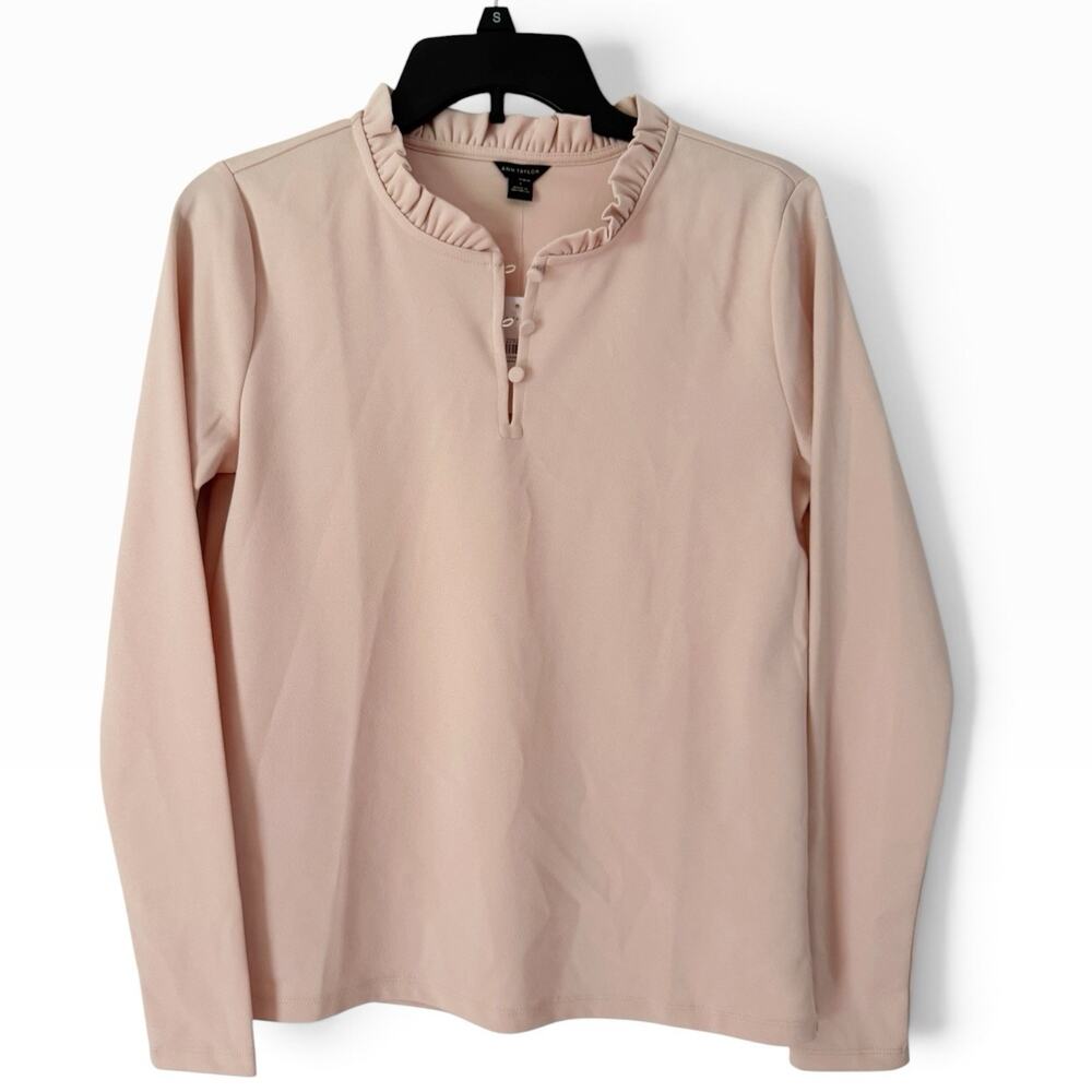 NWT Ann Taylor Pale Pink Ruffle Knit Long Sleeve Blouse Women’s Size Small